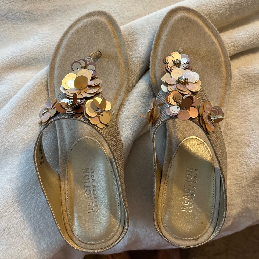 Gold flip flops size 7